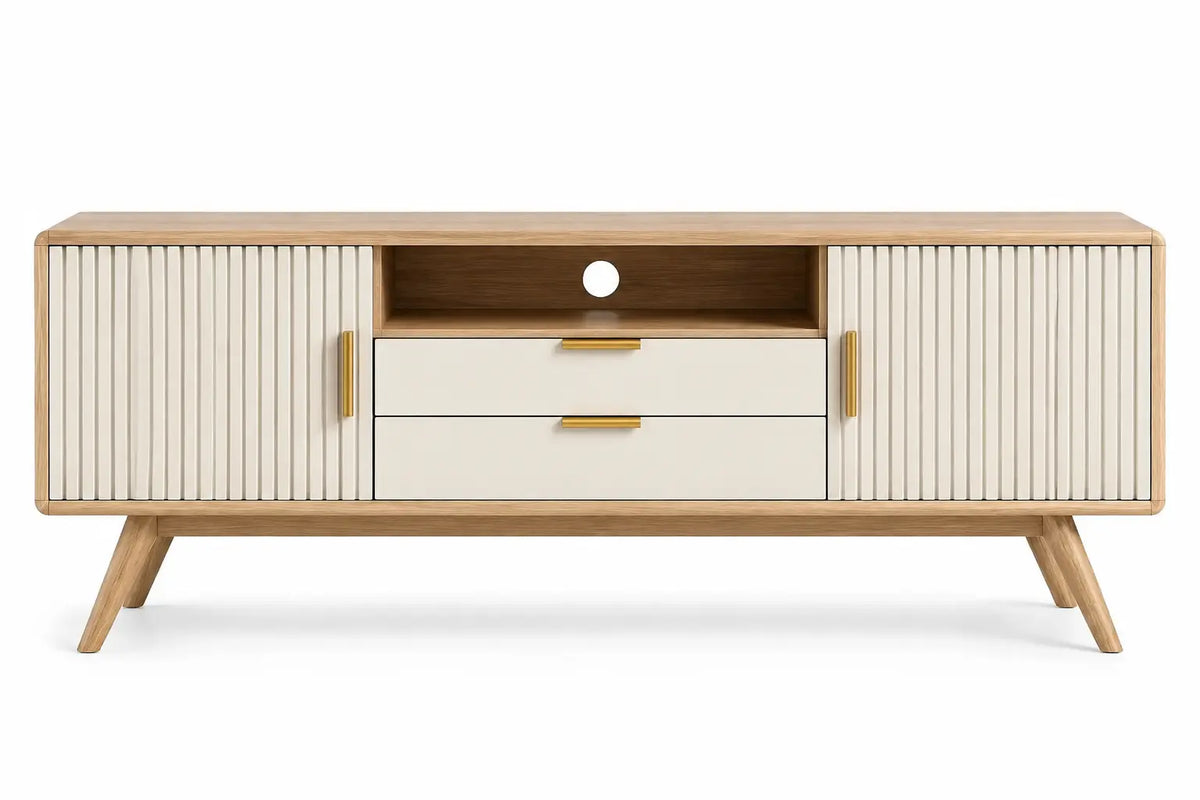 Mueble bajo para televisión con detalles de líneas verticales y estantes, blanco y marrón